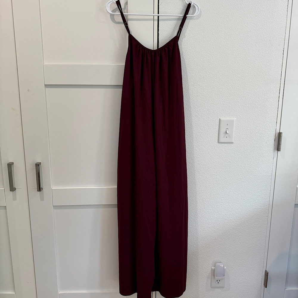 HALARA WIDE LEG JUMPSUIT.  SMALL. BURGUNDY/PLUM COLOR. NWT. (3086)